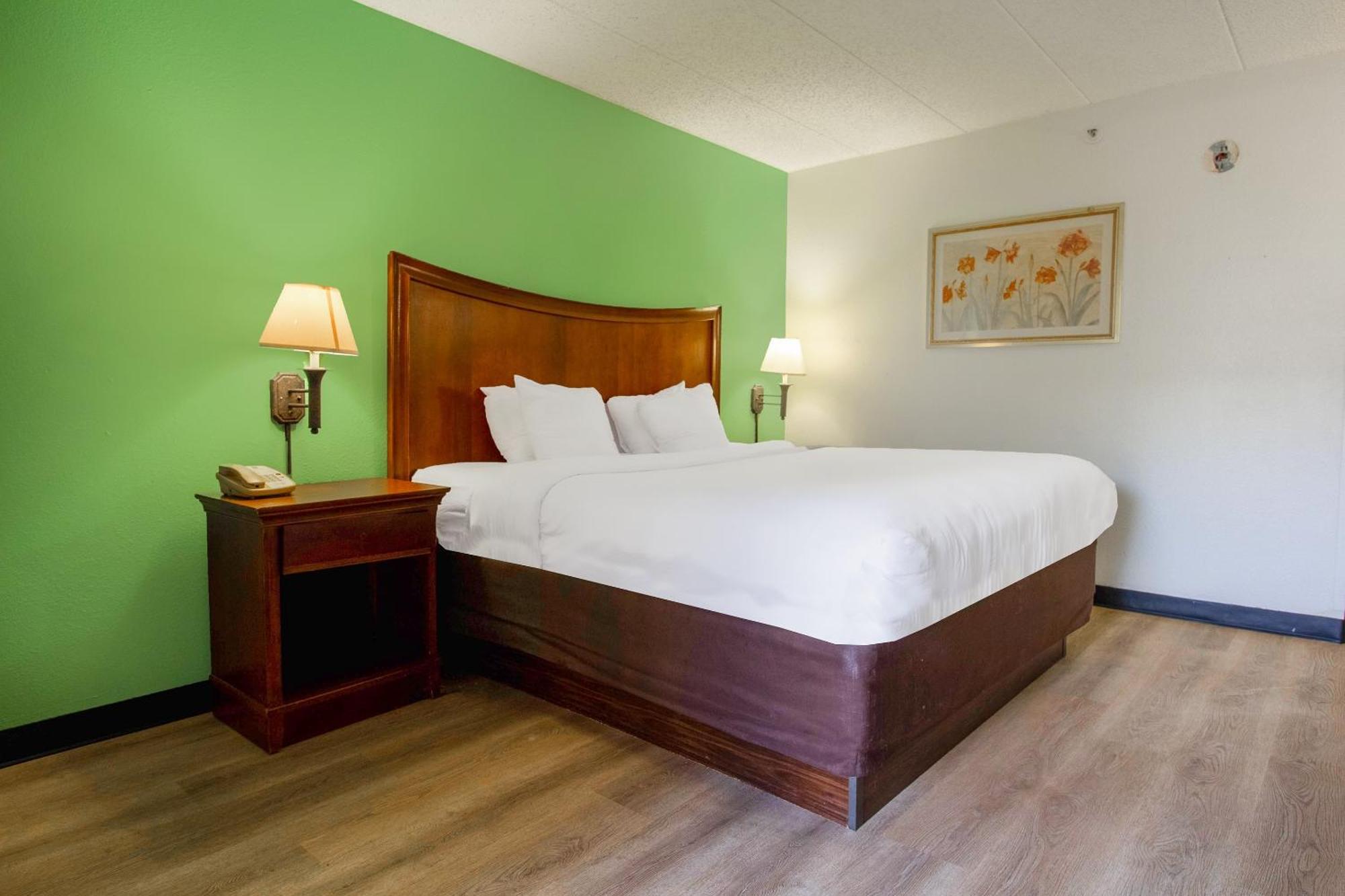 Tulsa Square Hotel Central, I-44 By Oyo Exteriör bild