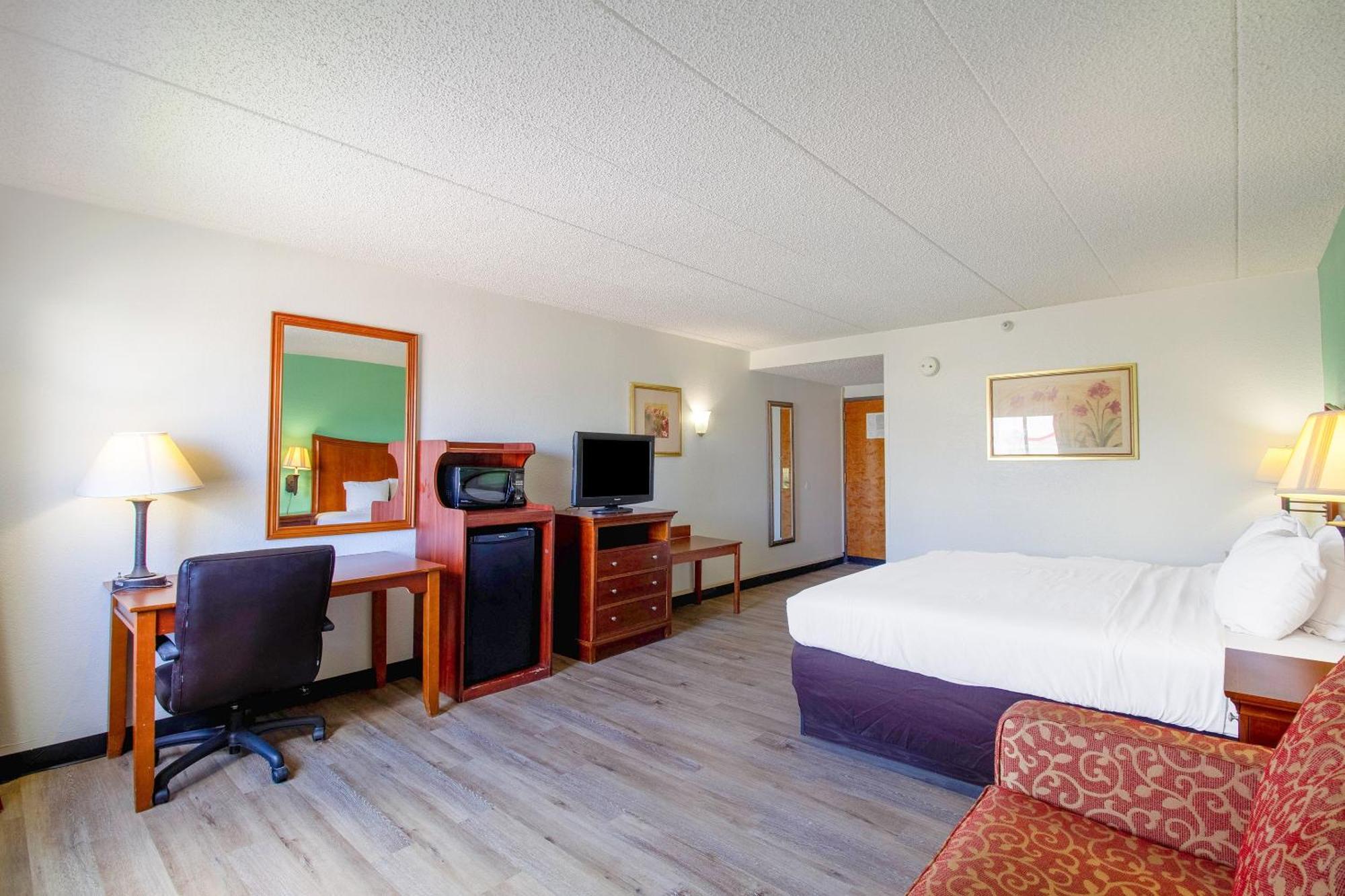 Tulsa Square Hotel Central, I-44 By Oyo Exteriör bild